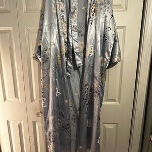 Elegant Floral Kimono Robe